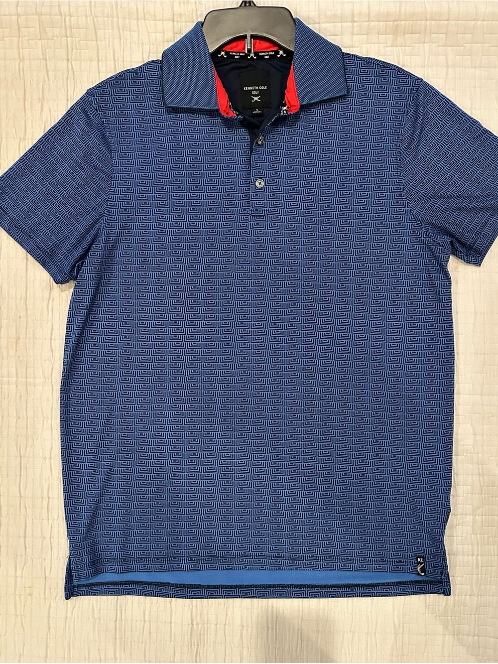 Kenneth Cole Golf Blue Geo-Print Polo with Pink Collar Accents Small